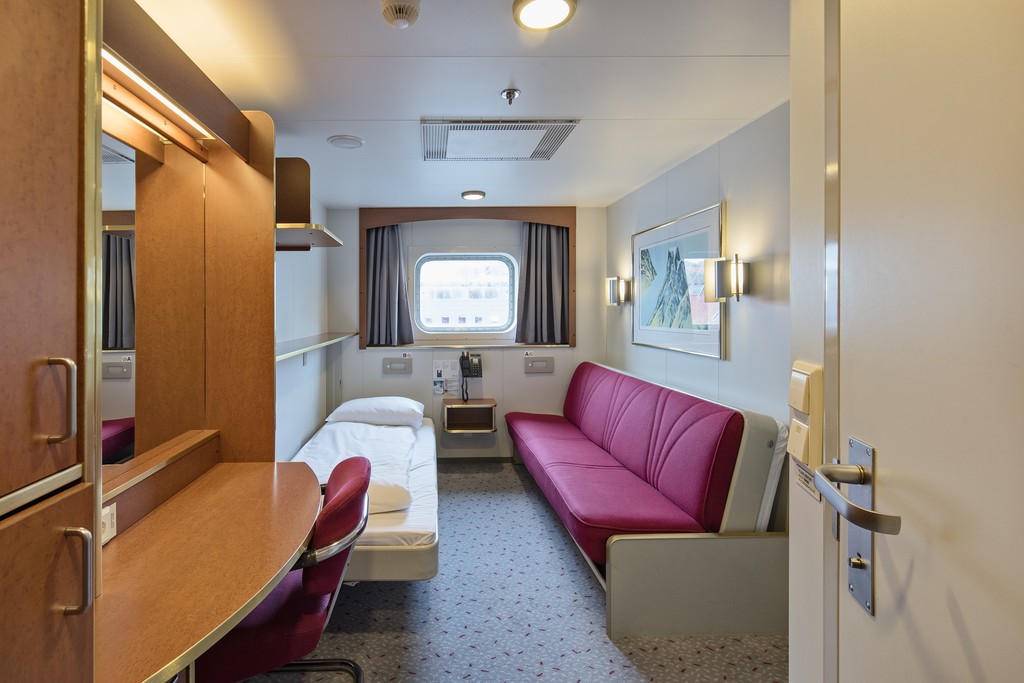Hurtigruten MS Nordnorge Polar Outside Middle deck for 2 travellers a.jpg